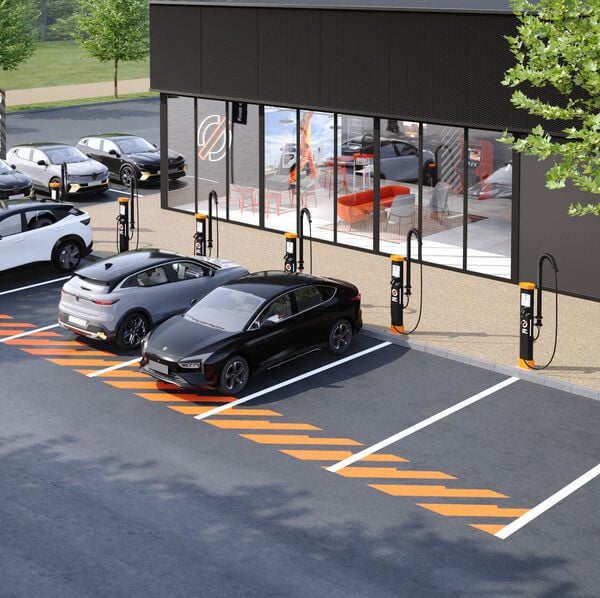 Renault prévoit un réseau de recharge rapide et un véhicule électrique spécial